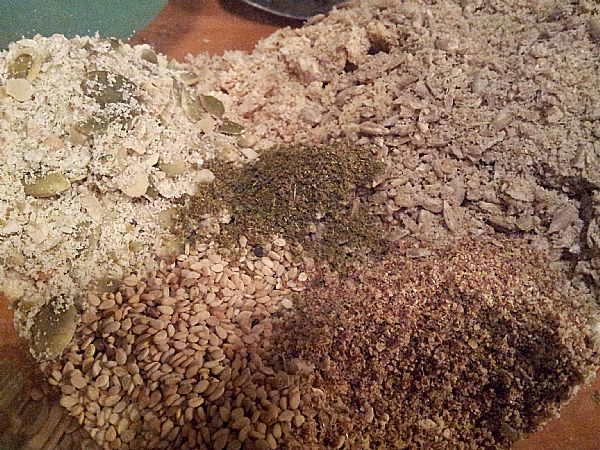 Beljakovinski kruh iz semen